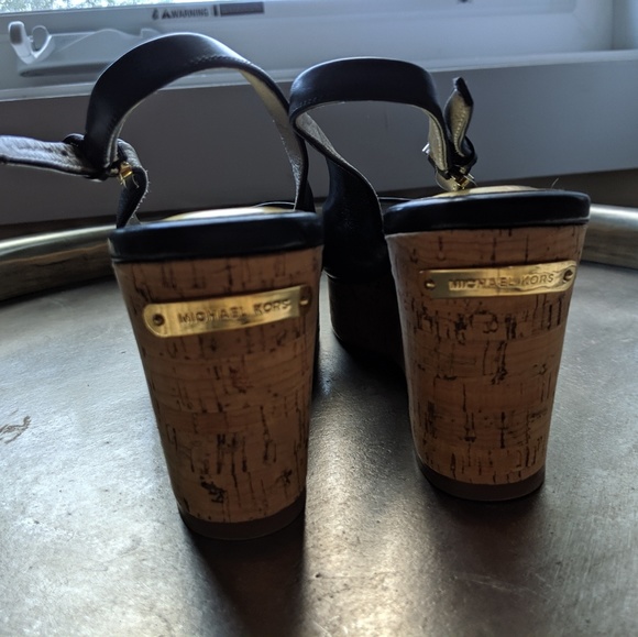 Michael Kors women's sandals - Picture 2 of 4